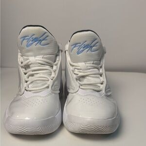 Nike Air Jordan Max Aura 4 White University & Blue DQ8404-100 (GS) Size 5